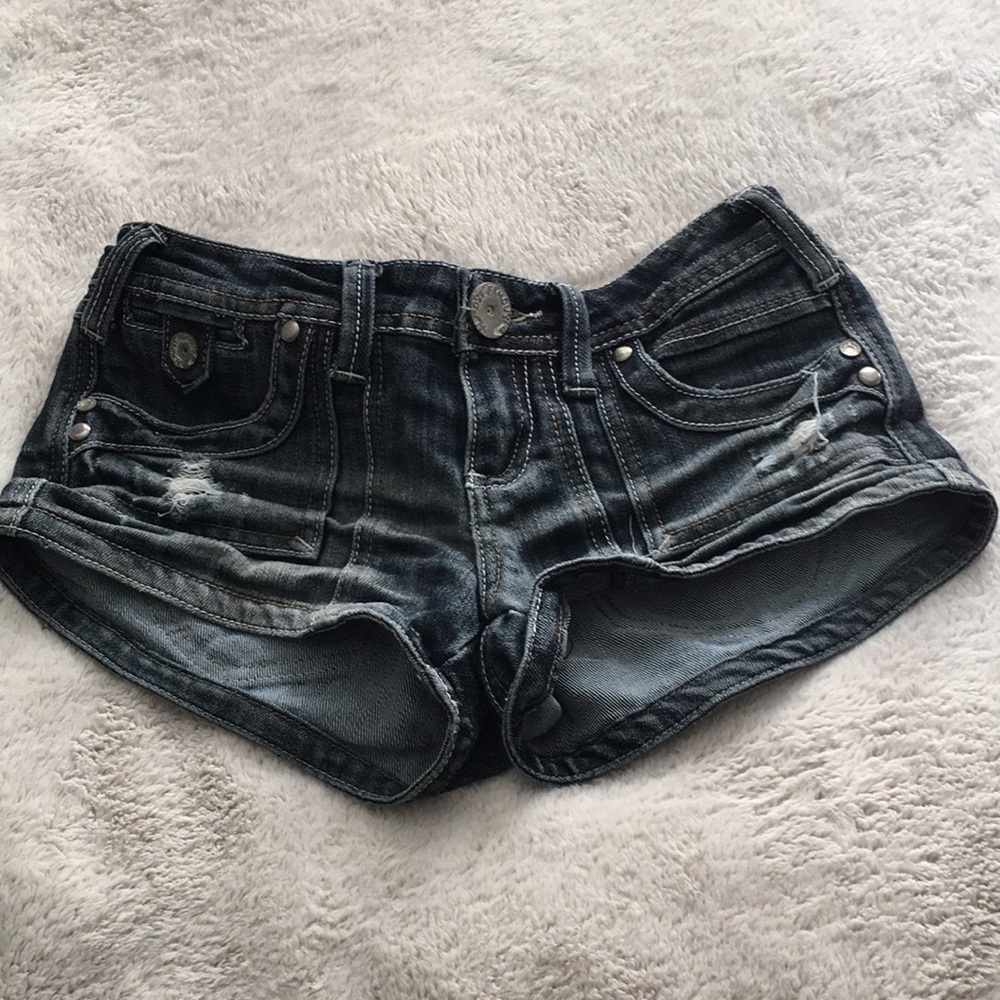 Short shorts